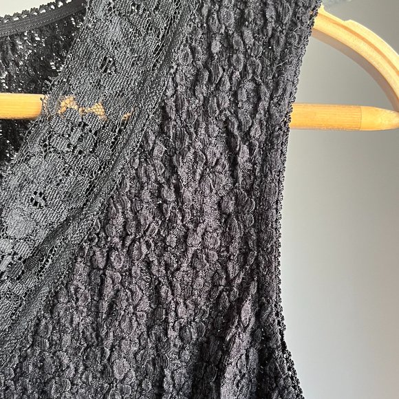 Algo Black 90s/Y2K Floral and Lace Print Tank Top - Picture 10 of 13